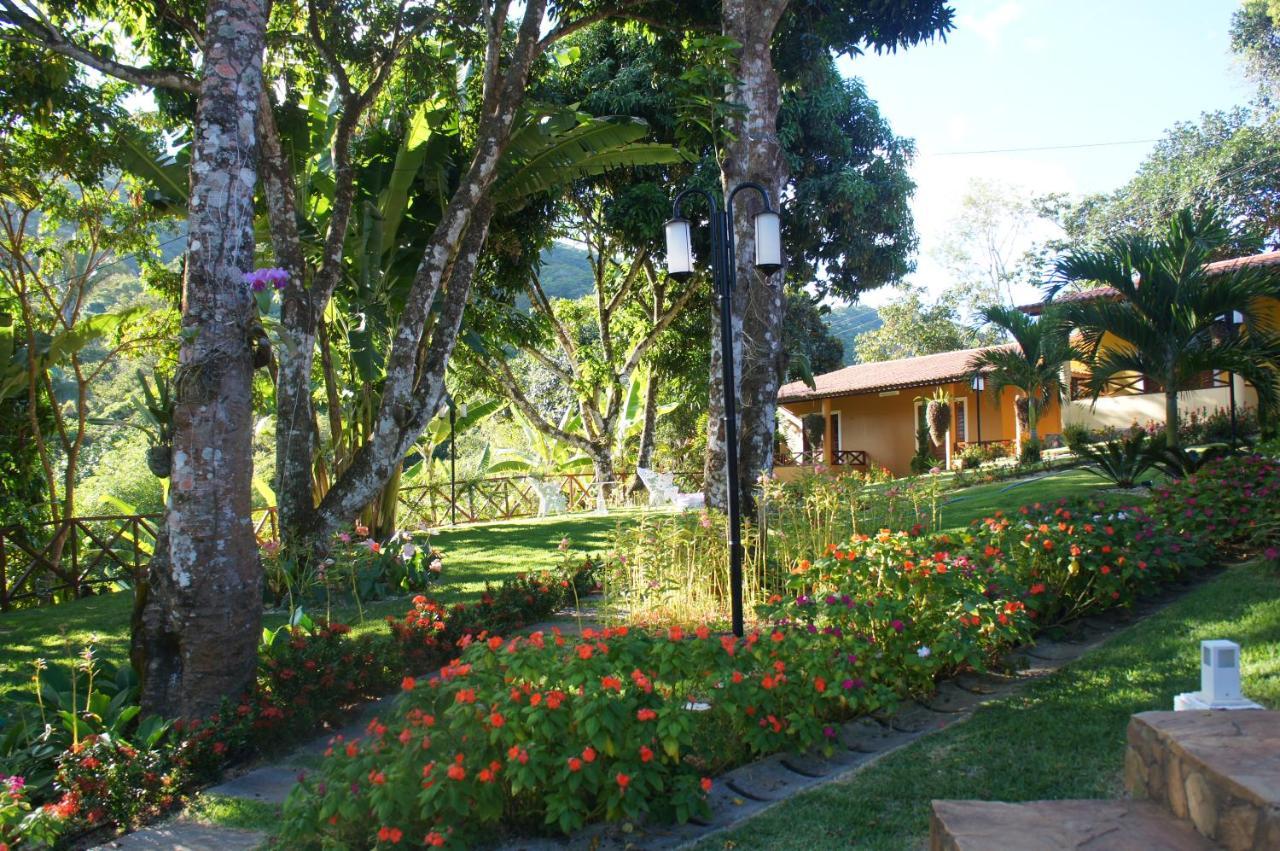 Hotel Cantinho Das Flores Guaramiranga Exteriör bild